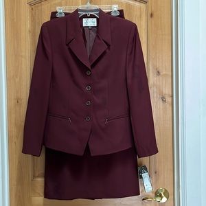 Le Suit 2piece suit, long skirt